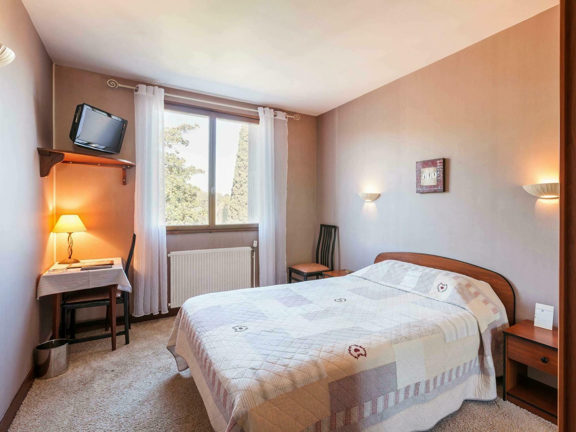 Logis Hotel Emeraude Конфолан Екстер'єр фото